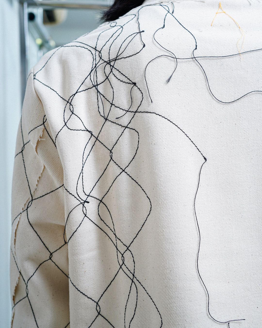 CARGO DENIM JACKET WITH CHAIN LINK (NAT)