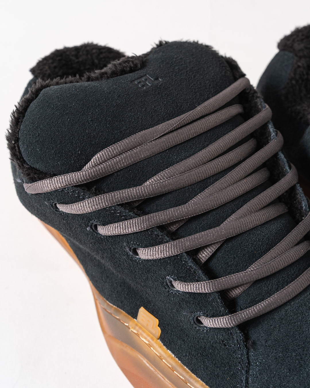 UNISEX SUEDE VAMPS SKATE SNEAKER PIRATE BLACK *LAST