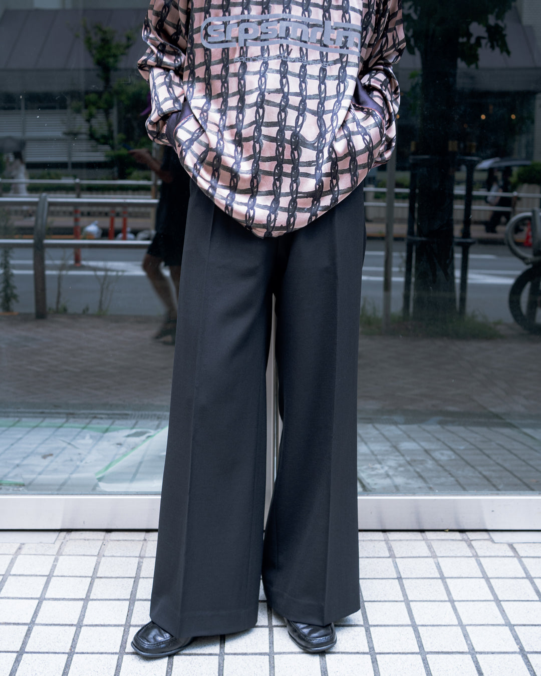 TEN (BLK)