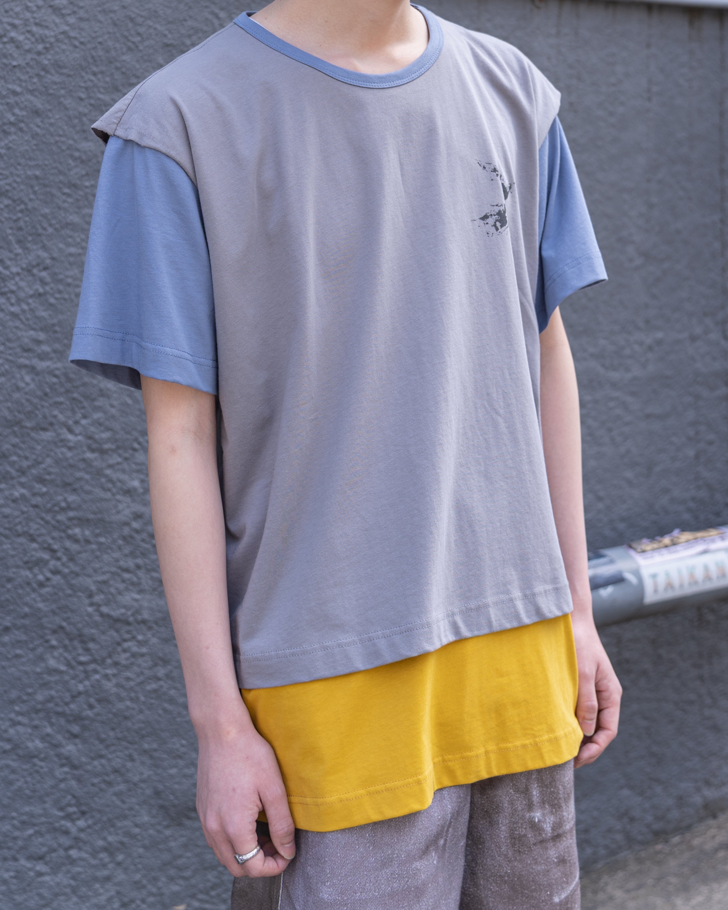 GREY/ MUSTARD SHORT SLEEVE LAYERED *LAST