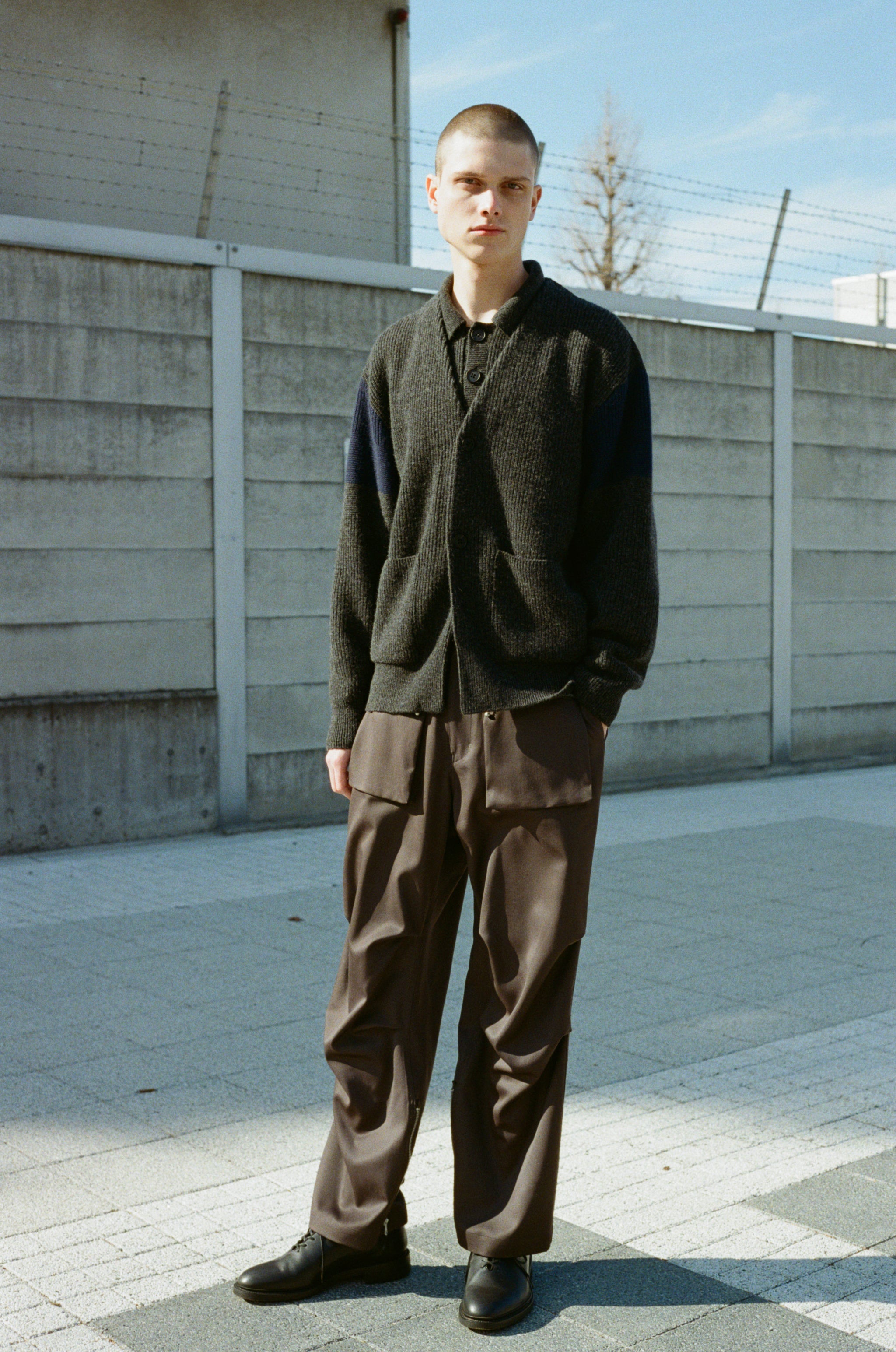 WOOL CARGO POCKET WIDE TROUSERS