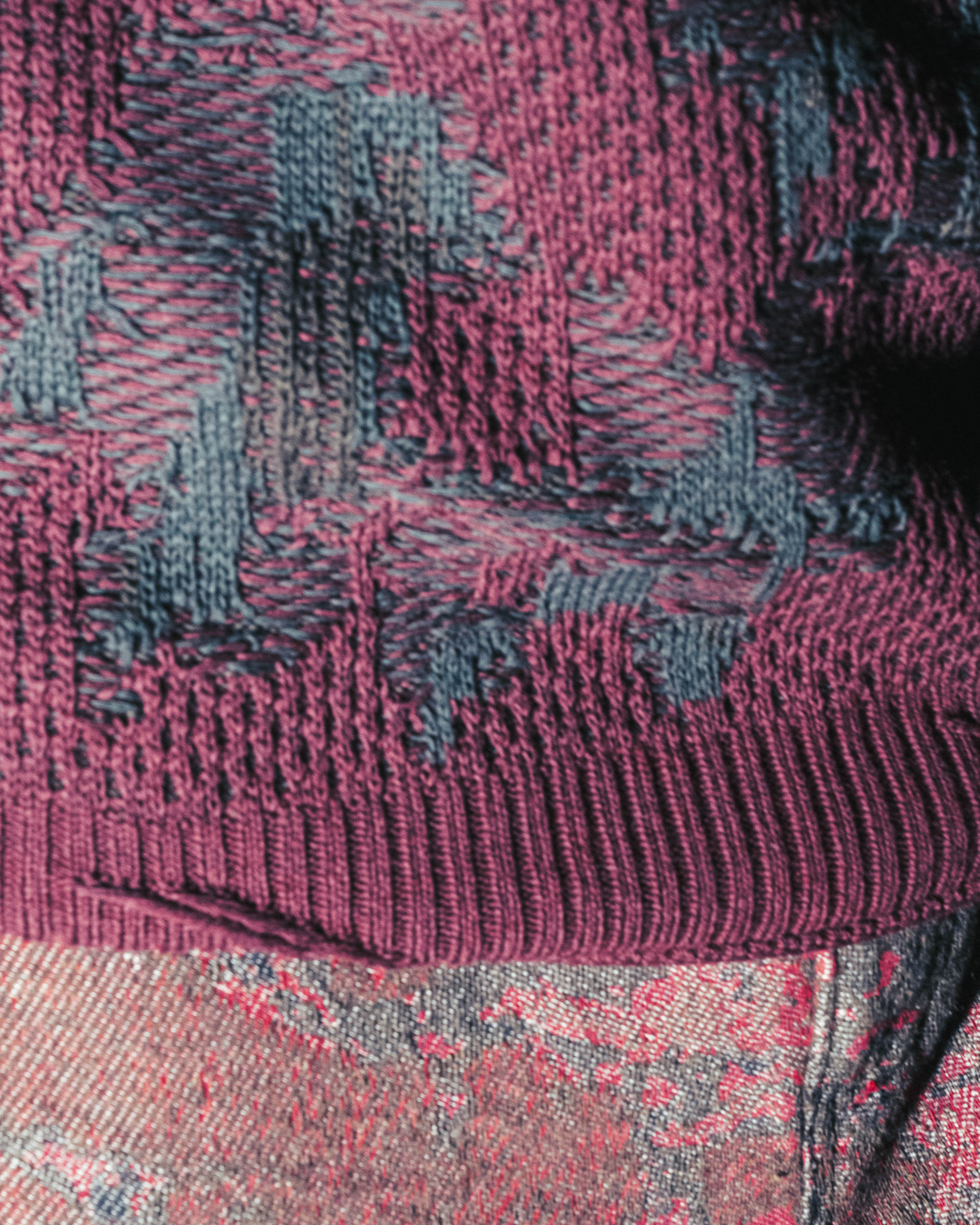 BURGUNDY/GREY/BROWN RUST KNIT VEST