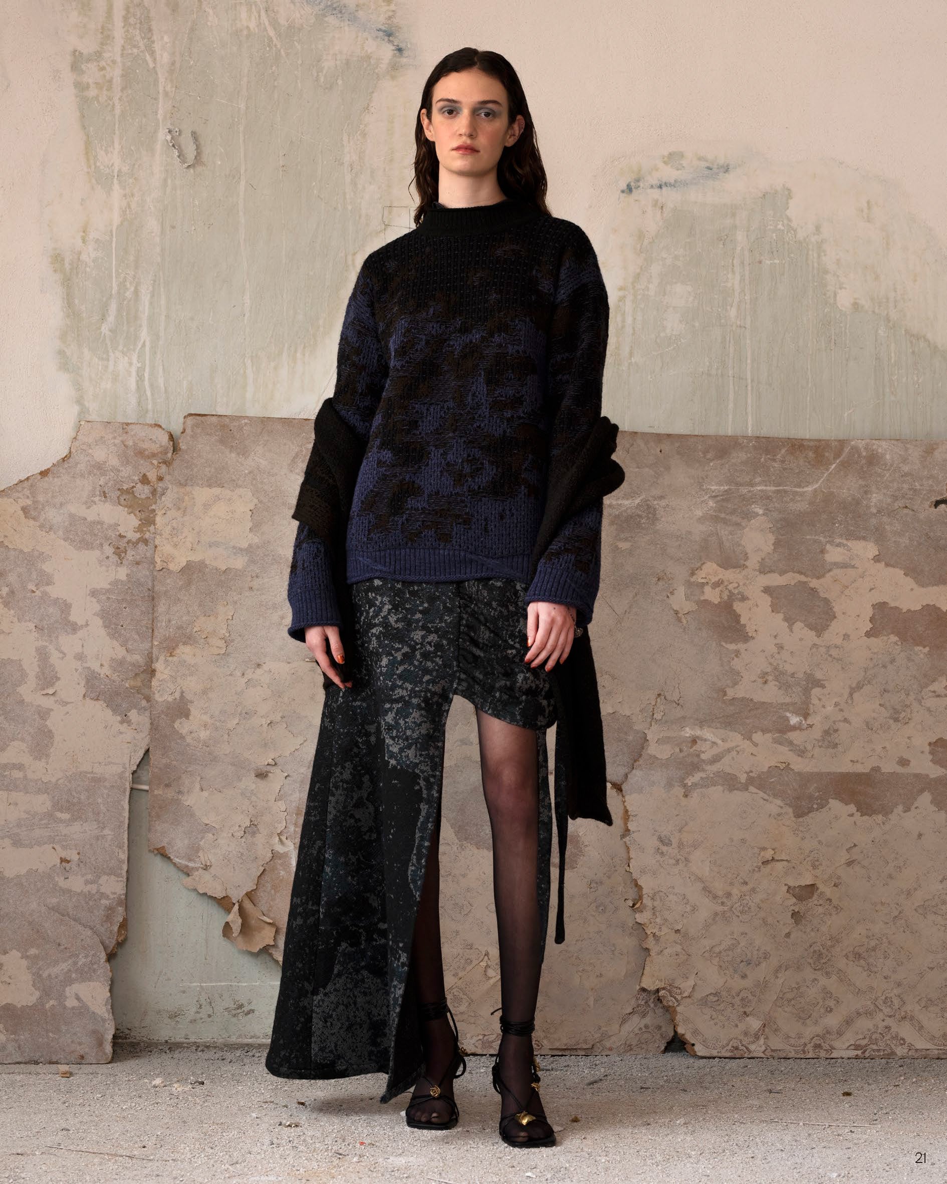 BLUE RUST KNIT SWEATER