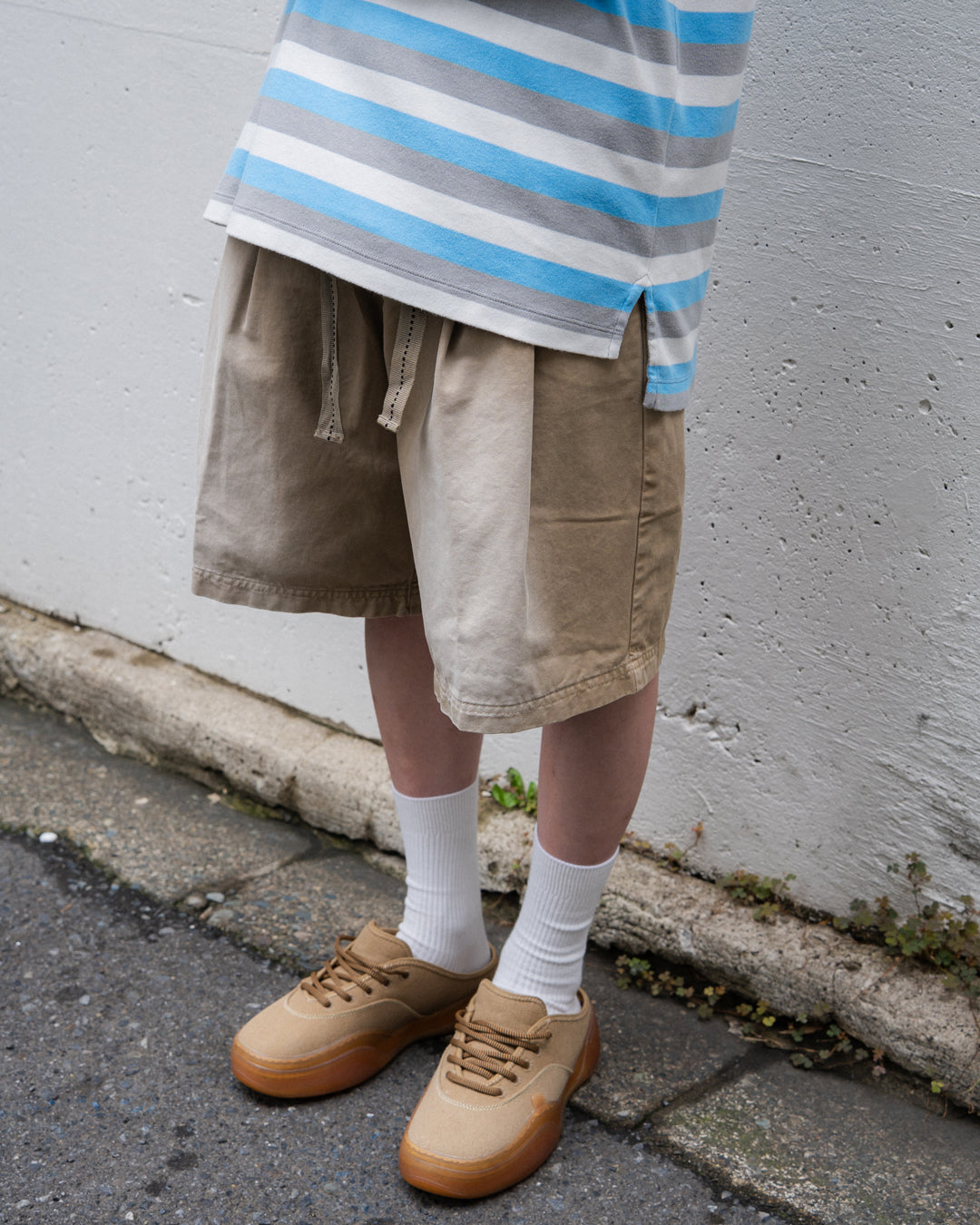 UNISEX PLEATED CHINO SHORTS BEIGE