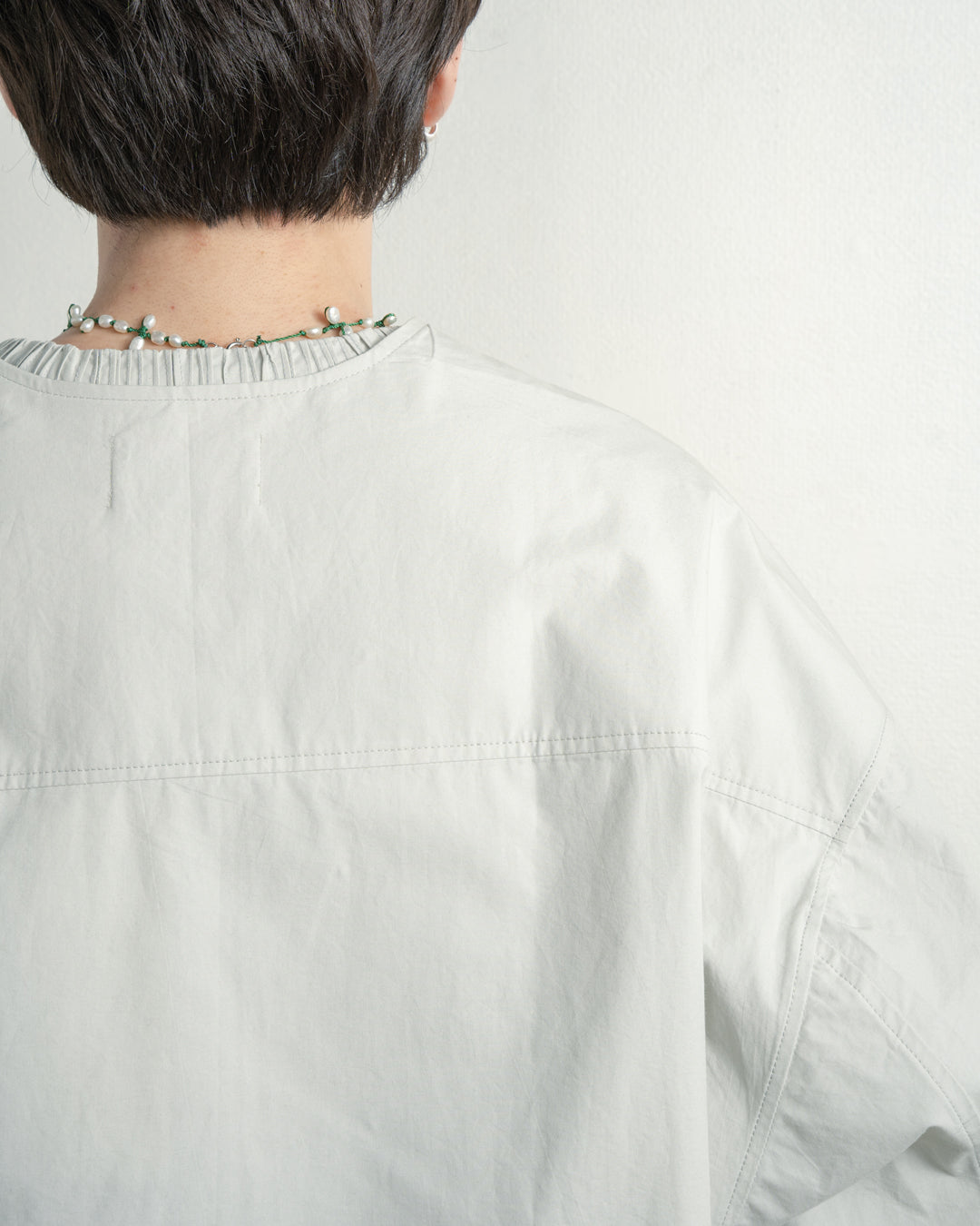 ASYMETRIC COLLARLESS POPLIN SHIRT (SVB)