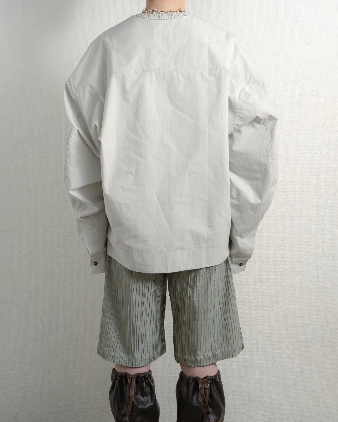 ASYMETRIC COLLARLESS POPLIN SHIRT (SVB)