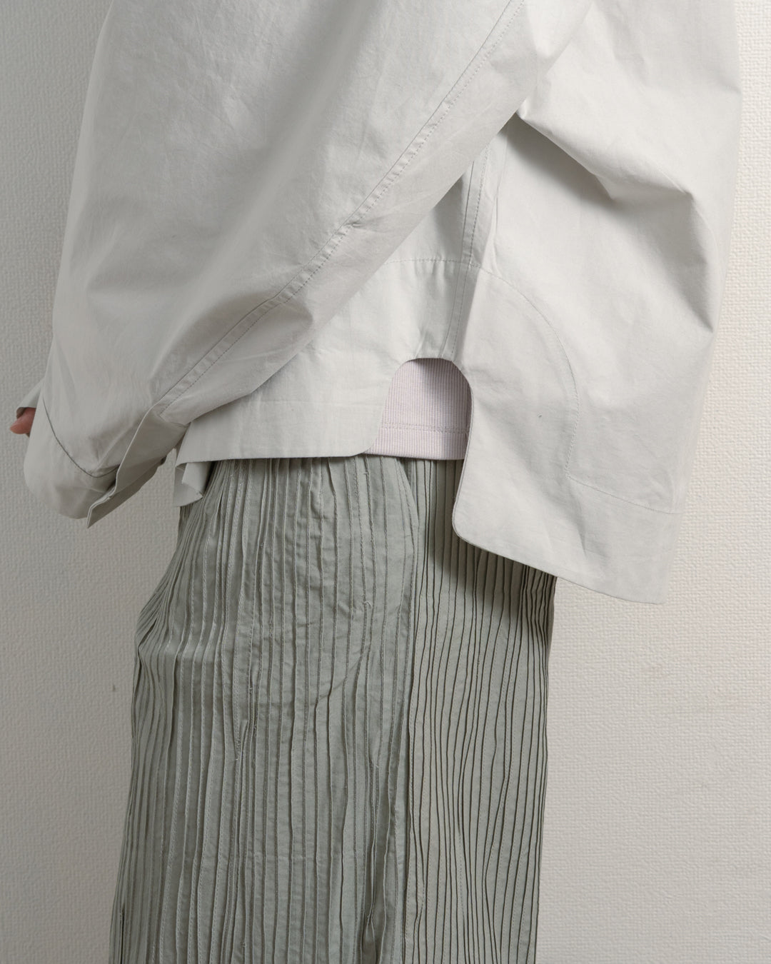 ASYMETRIC COLLARLESS POPLIN SHIRT (SVB)