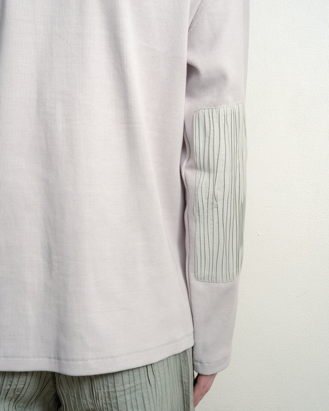 GILLED DETAILED HENLY