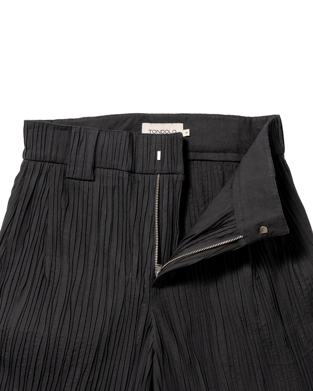 GILLED SHORTS METEORITE BLACK