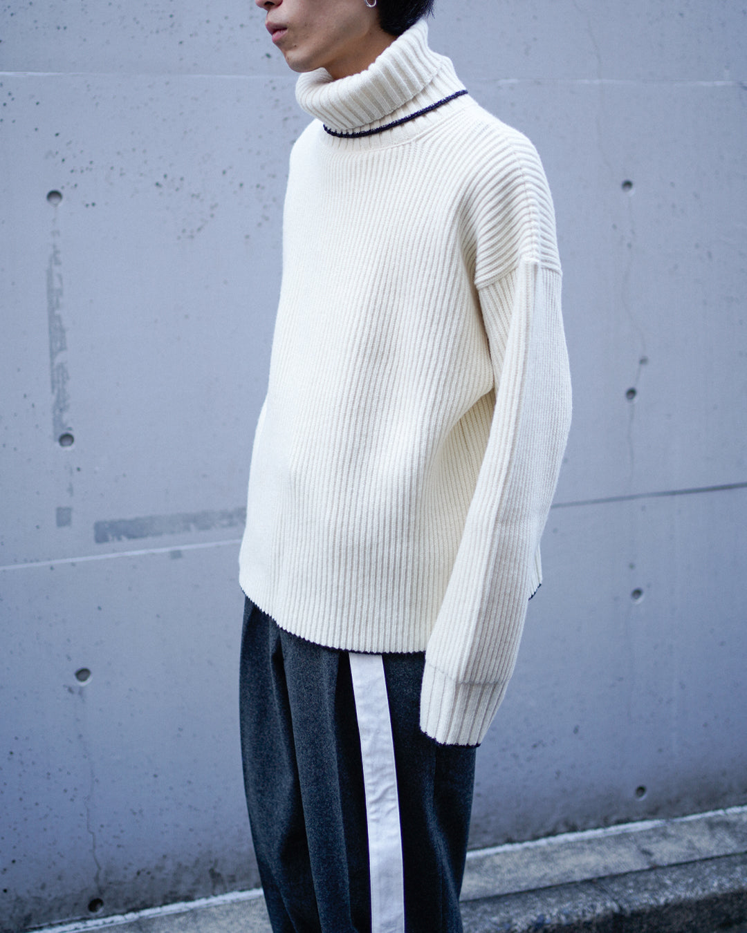 ROLL NECK WOOL & CASHMERE SWEATER