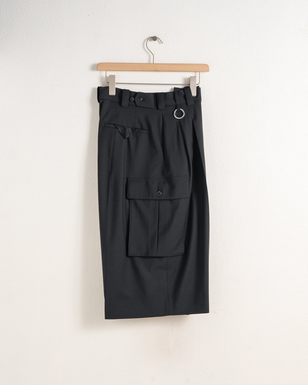 WIDE CARGO SHORTS (BLK)