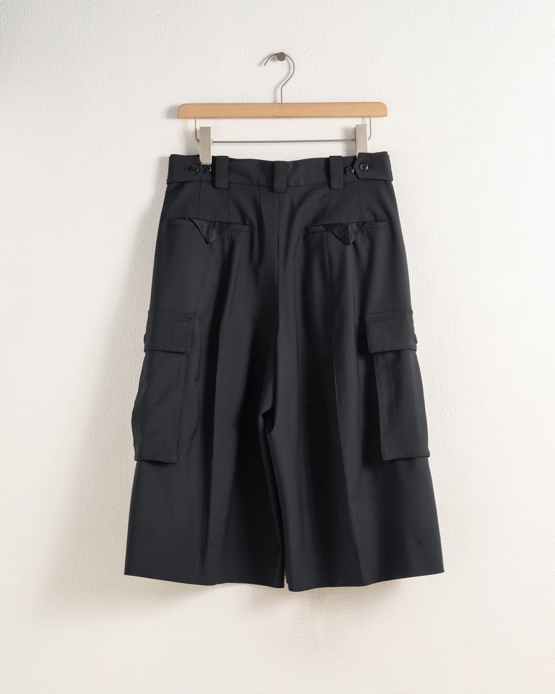 WIDE CARGO SHORTS (BLK)
