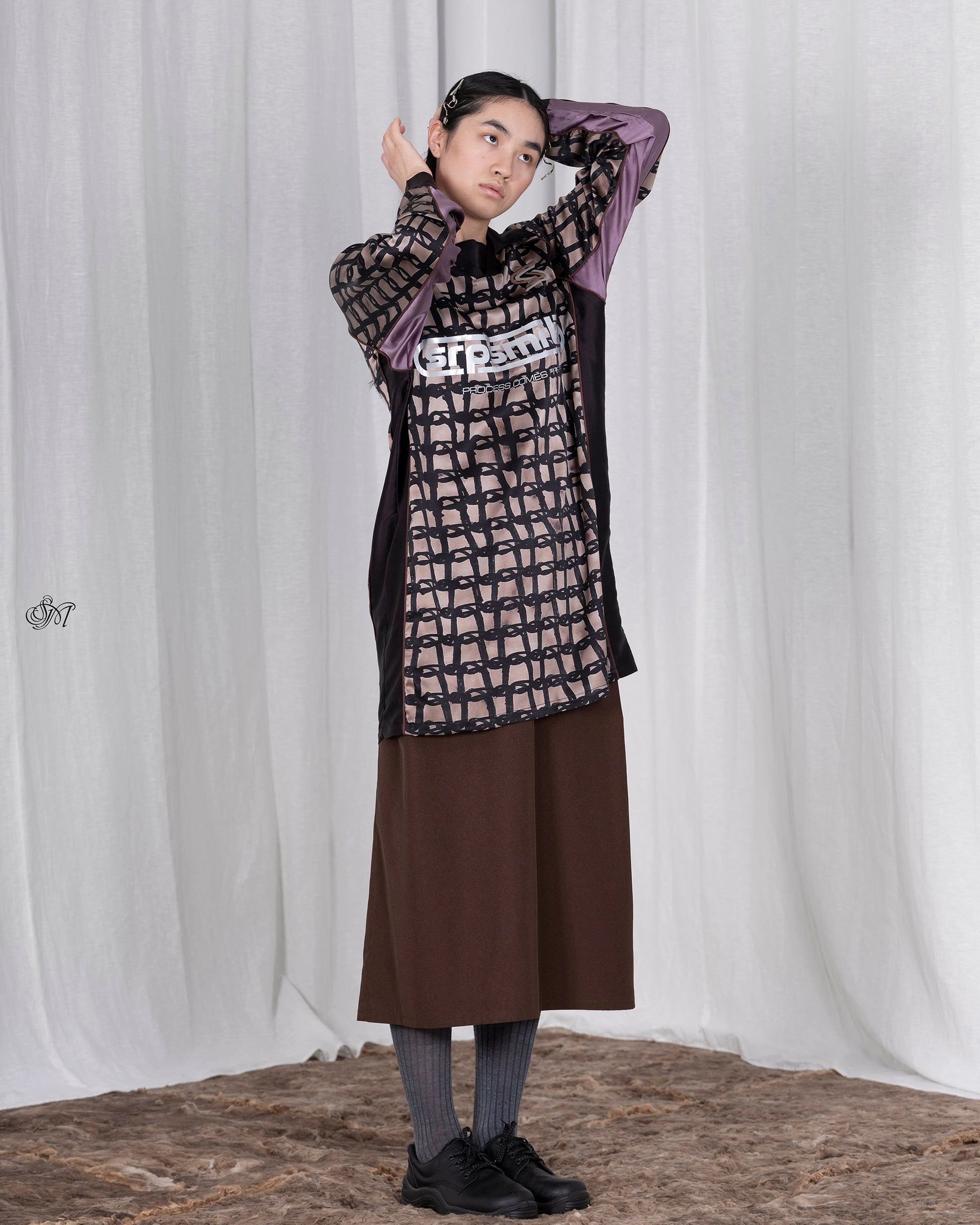 CRATE GRILLE SILK FOOTBALL TOP